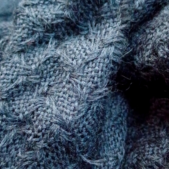 Scarf - Picture 1 of 4